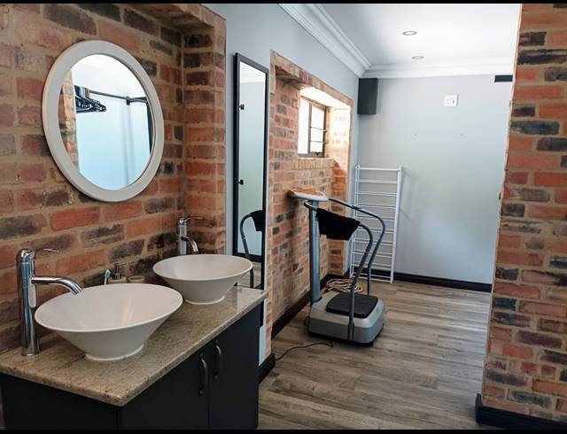 5 BEDROOM HOUSE FOR SALE IN VANDERBIJLPARK SW 5
